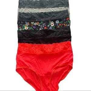 Soma Super soft Signature 
High-Leg Briefs With Lace 4 Pack